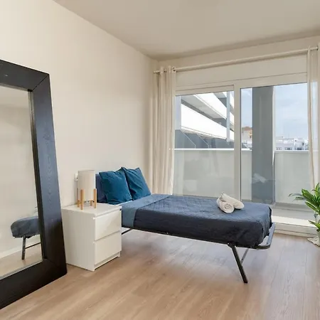 Modern With Terrace Apartment *